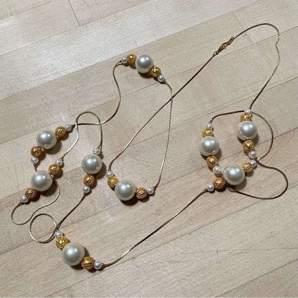 Gold Layered pearl Necklace - Picture 8 of 12